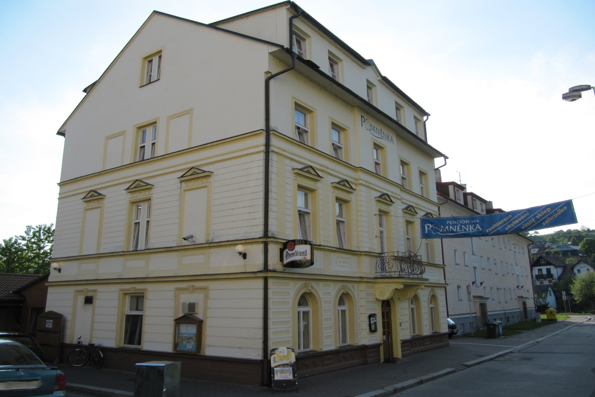 Restaurace a penzion Pomněnka